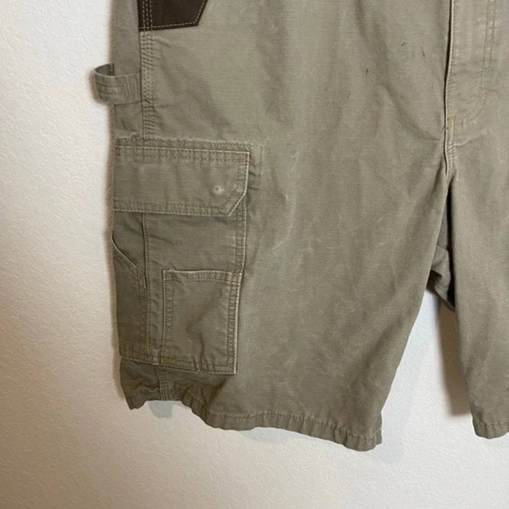 Wrangler Workwear Cargo Shorts Carpenter Utility Pockets Tan Size 40‎